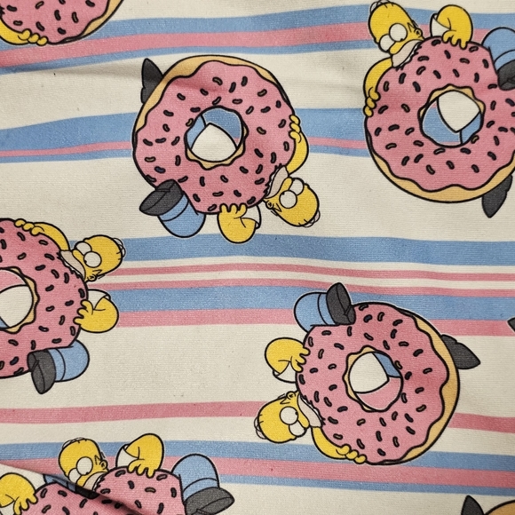 Homer Simpson Donut Shorts 🍩 - Picture 4 of 10